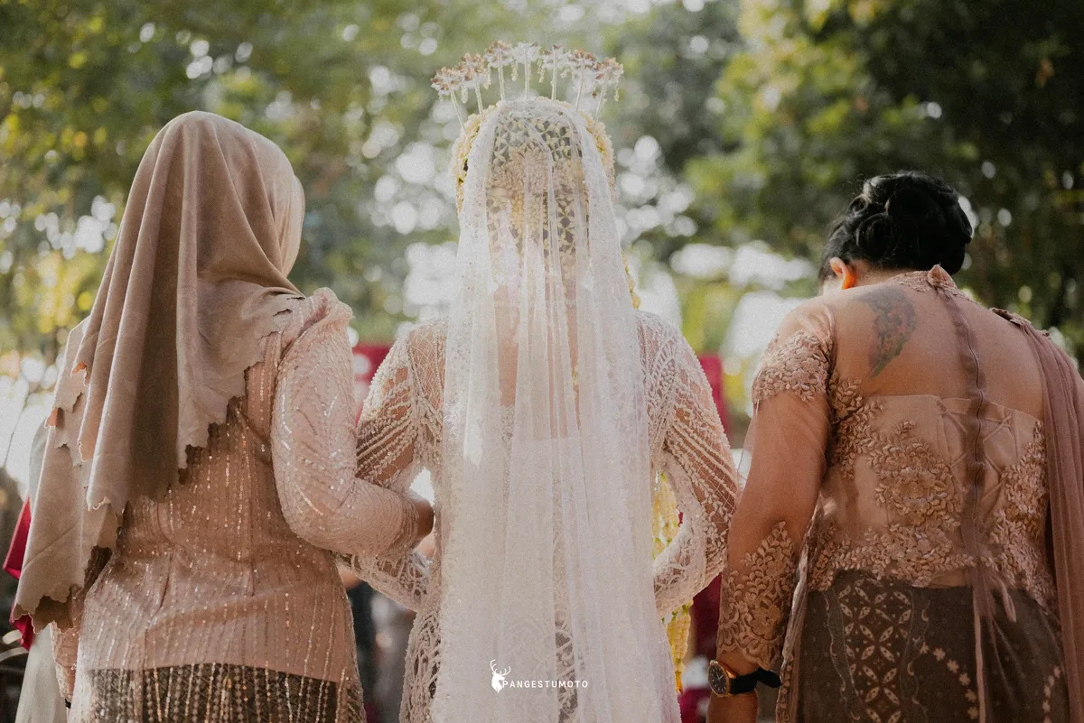 Alya & Hendryana